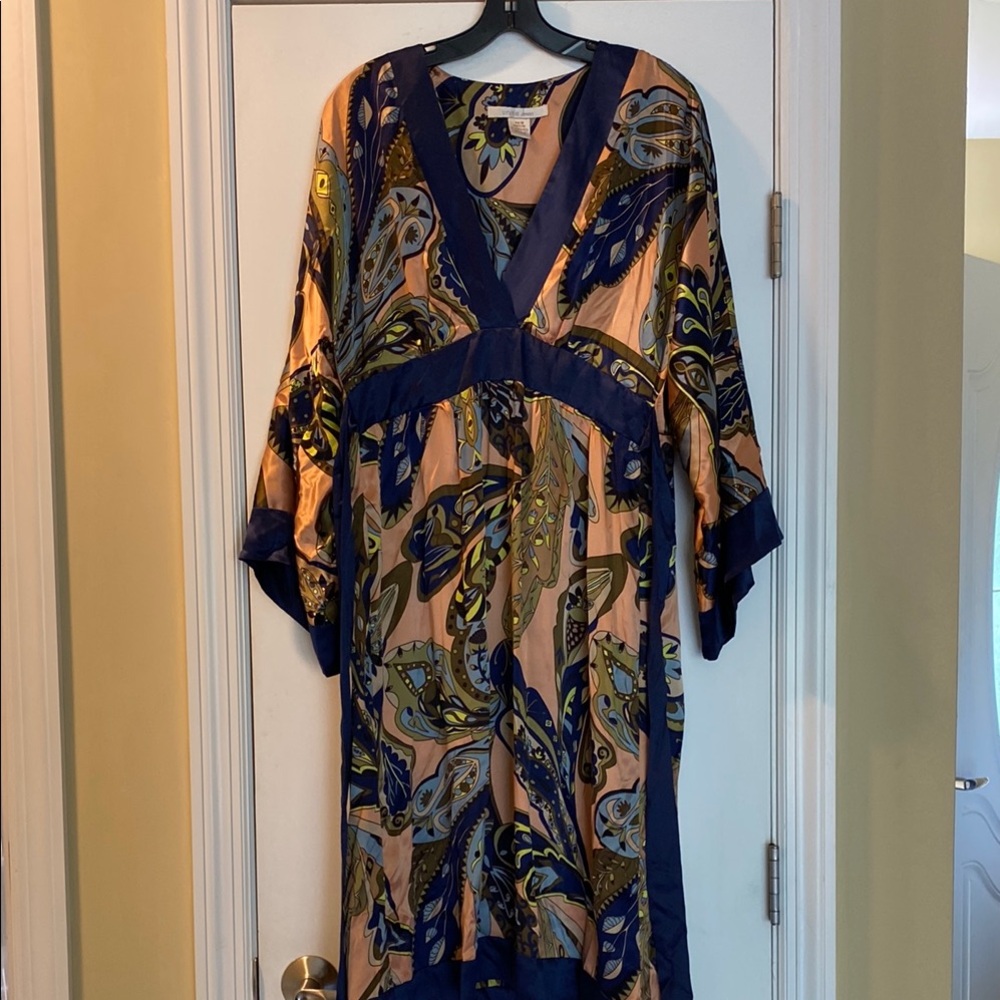 💯 Silk Beautiful Print Kimono Style Dress Never Used